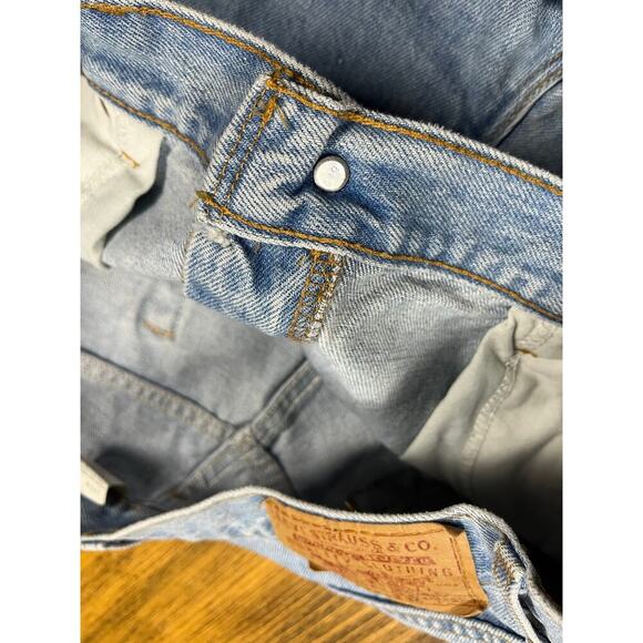 Levi’s 505 Made In USA 90’s Light Wash Straight Leg Jeans - Picture 13 of 13